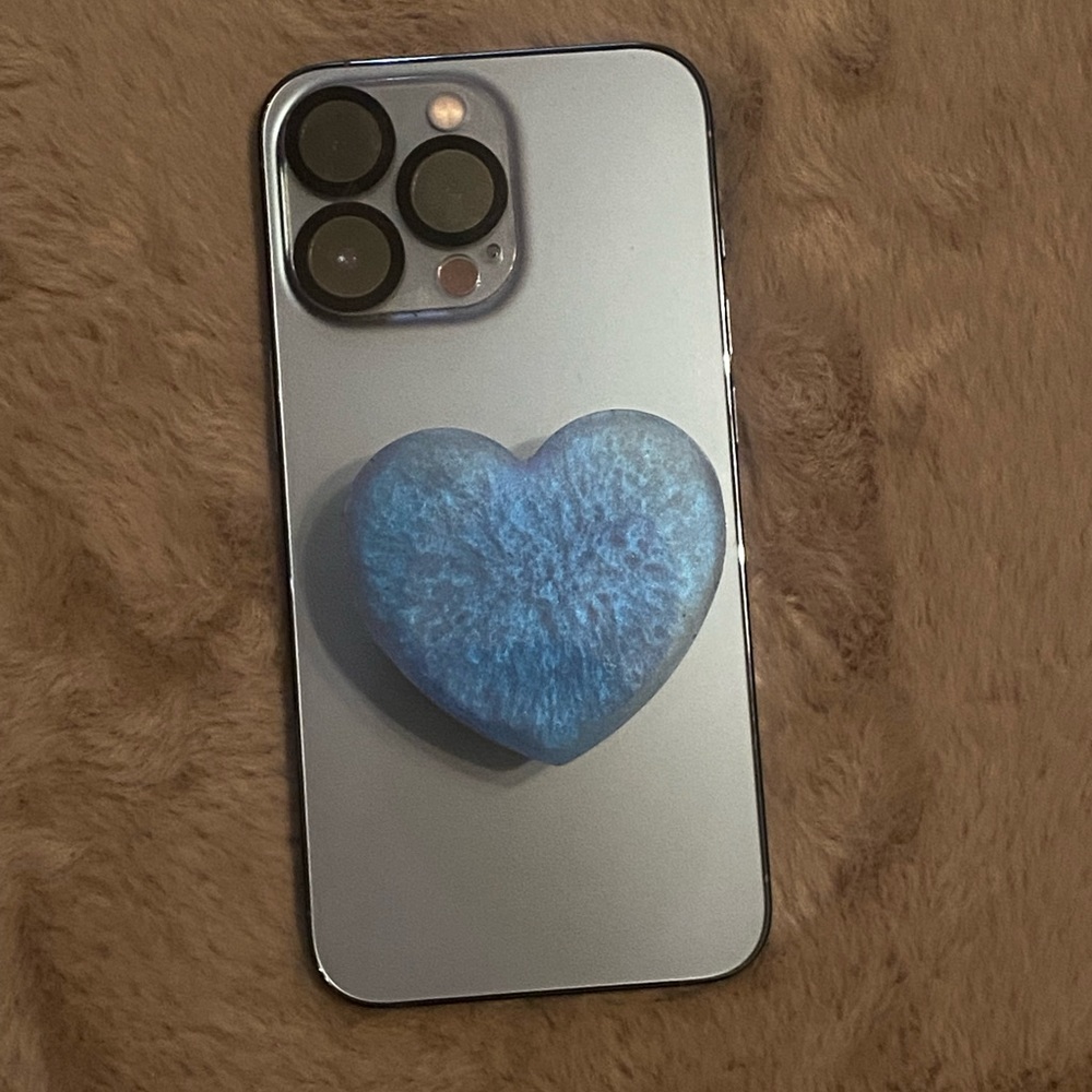 blue heart pop socket phone holder